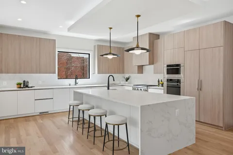 $2,447,000 | 7603 Burnside Court, Falls Church, VA 22043