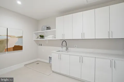 $2,447,000 | 7603 Burnside Court, Falls Church, VA 22043