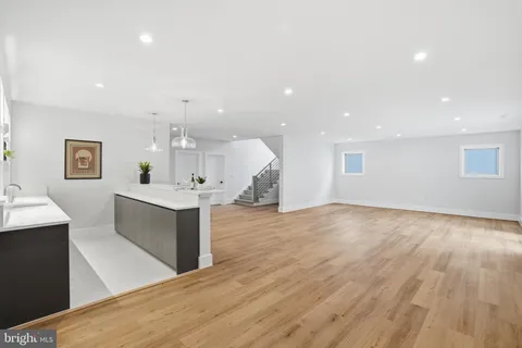 $2,447,000 | 7603 Burnside Court, Falls Church, VA 22043