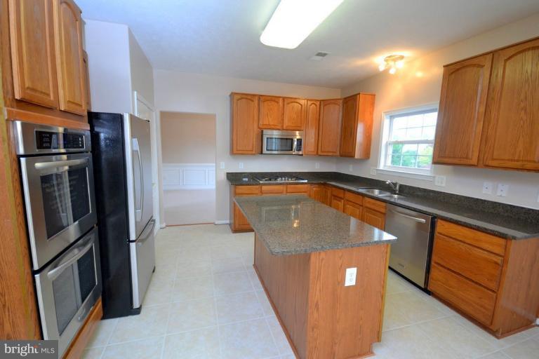 280 Equestrian Road Warrenton, VA 20186 - Photo 2 of 16 Kitchen