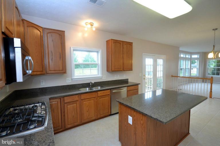 280 Equestrian Road Warrenton, VA 20186 - Photo 9 of 16 Kitchen