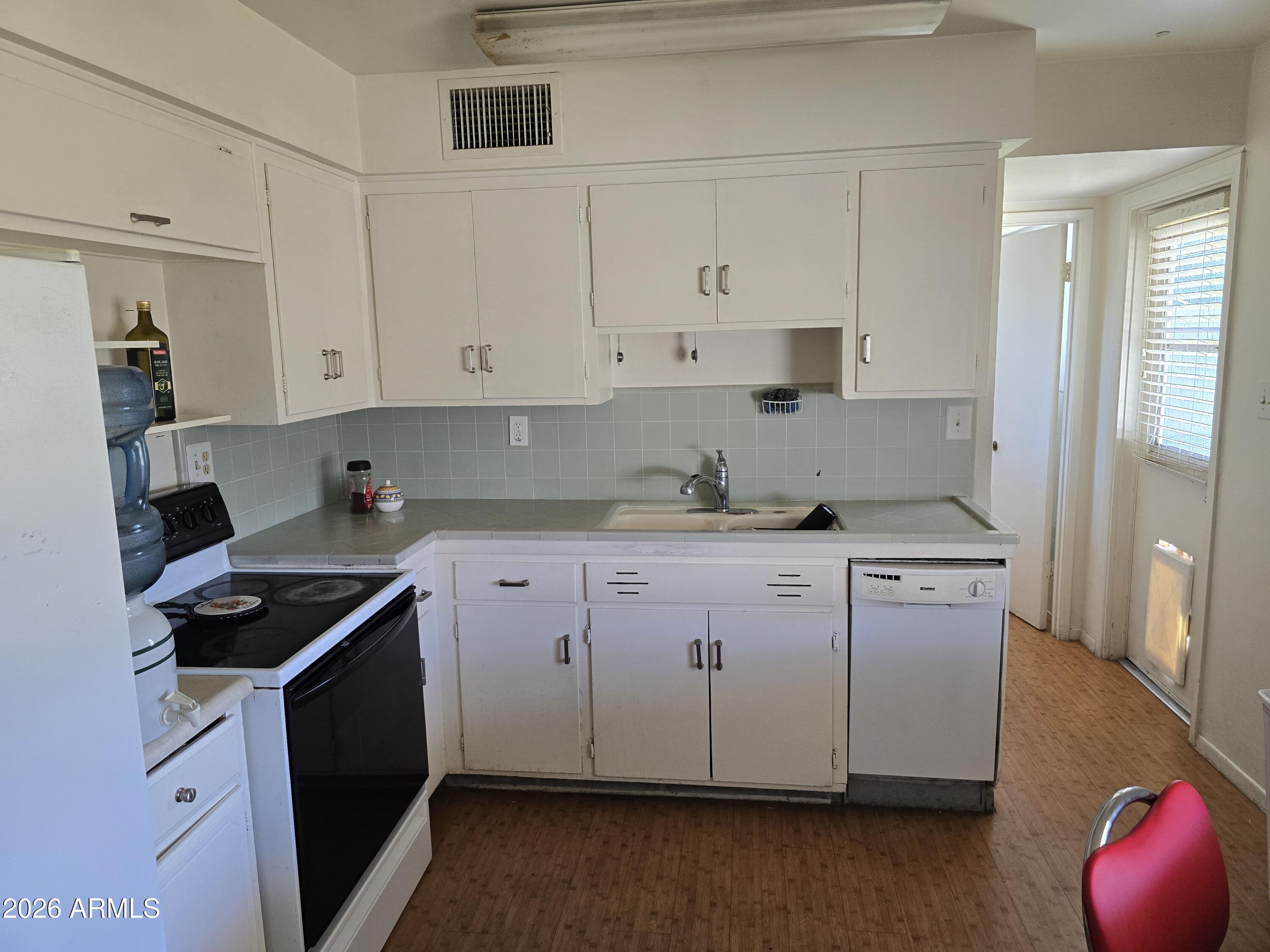 135 West Alice Avenue Phoenix, AZ 85021 - Photo 14 of 17 20260207_110326