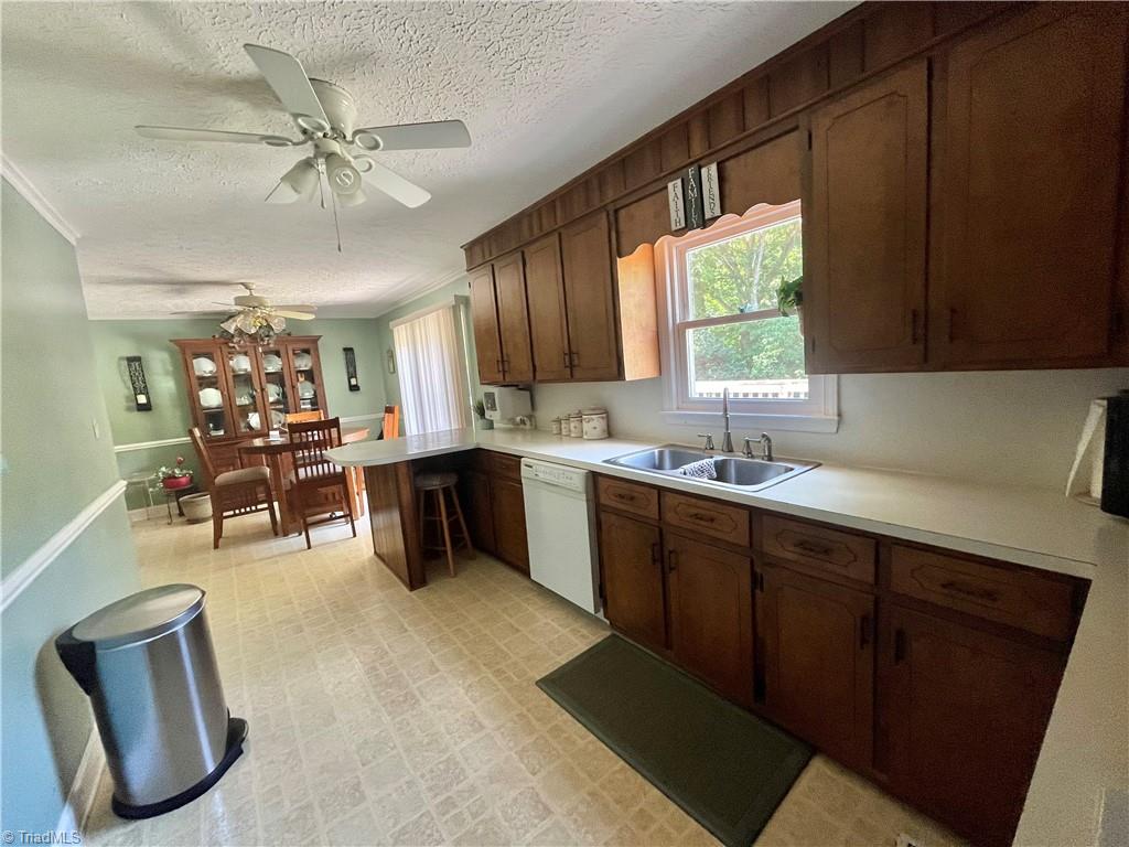290 Miller Road Mount Airy, NC 27030 - Photo 14 of 41 Gallery Image 14