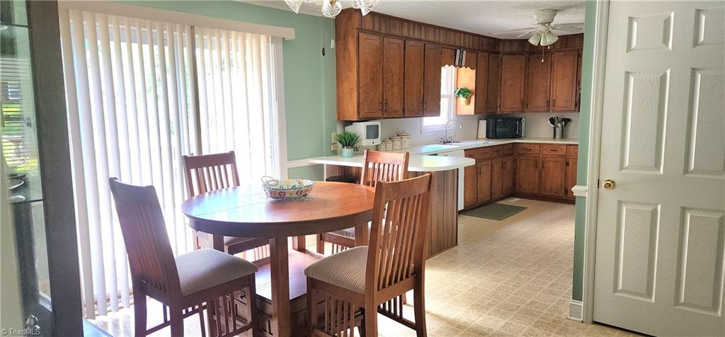290 Miller Road Mount Airy, NC 27030 - Photo 17 of 41 Gallery Image 17