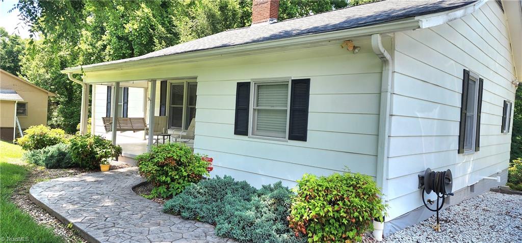 290 Miller Road Mount Airy, NC 27030 - Photo 5 of 41 Gallery Image 5