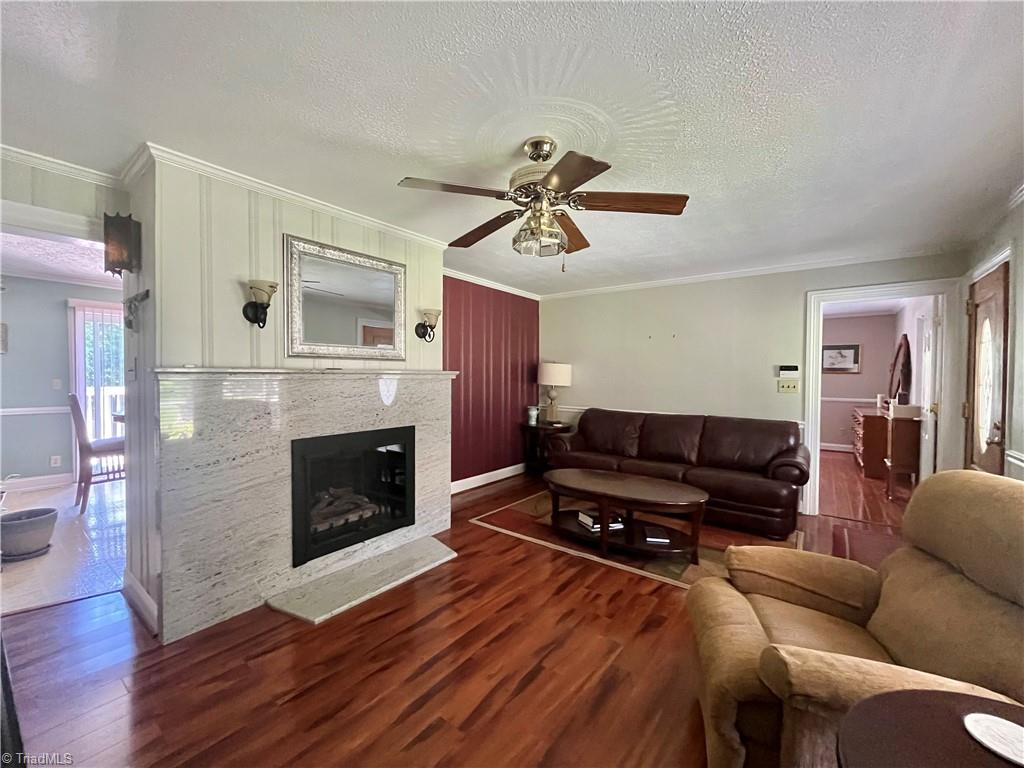 290 Miller Road Mount Airy, NC 27030 - Photo 9 of 41 Gallery Image 9