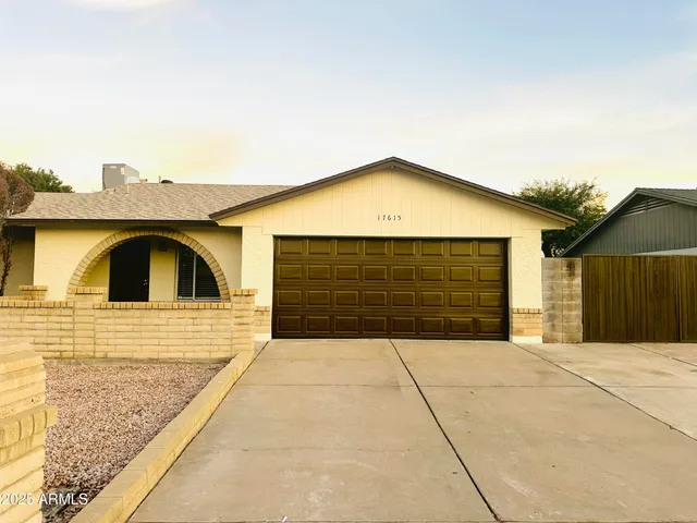$2,500 | 17615 North 35th Place, Phoenix, AZ 85032