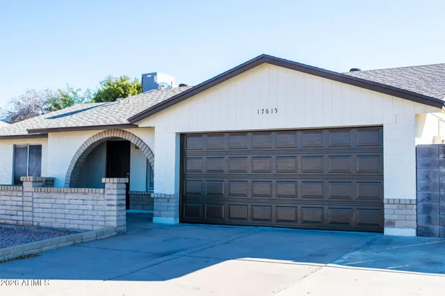 $2,395 | 17615 North 35th Place, Phoenix, AZ 85032