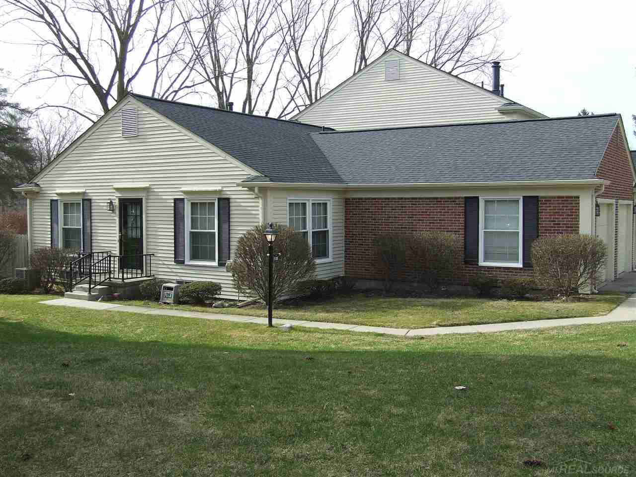 1135 Pine Ridge Court Rochester, MI 48306 - Photo 1 of 10 31238873.JPG