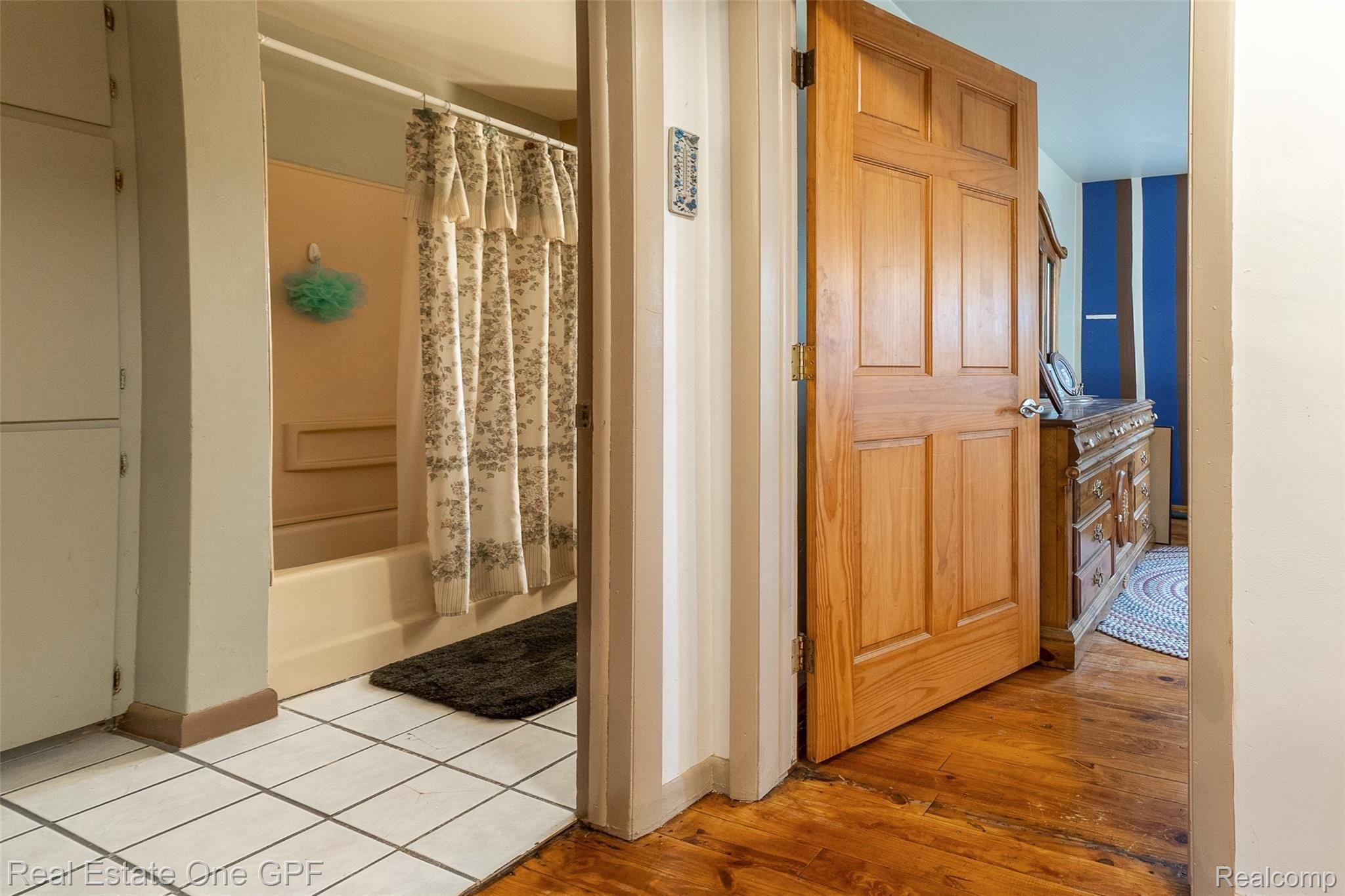 6765 North Road Fort Gratiot, MI 48059 - Photo 18 of 74 024.JPG