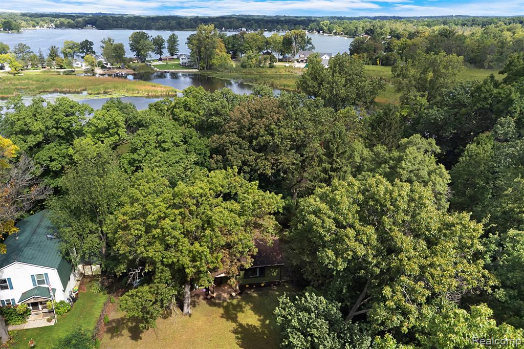 8720 River Valley Road Brighton, MI 48116 - Photo 2 of 51