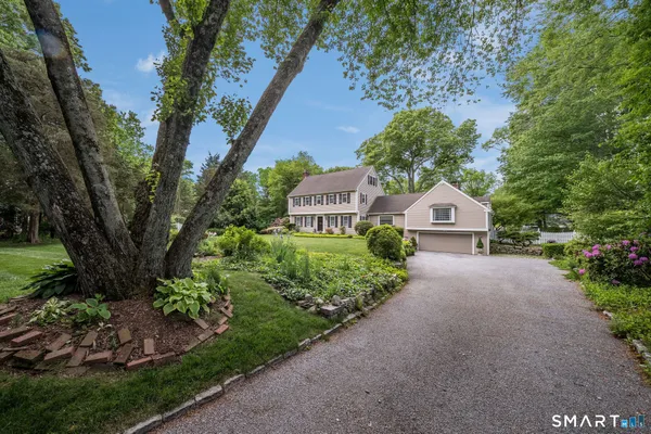 $899,900 | 9 Randi Drive, Madison, CT 06443