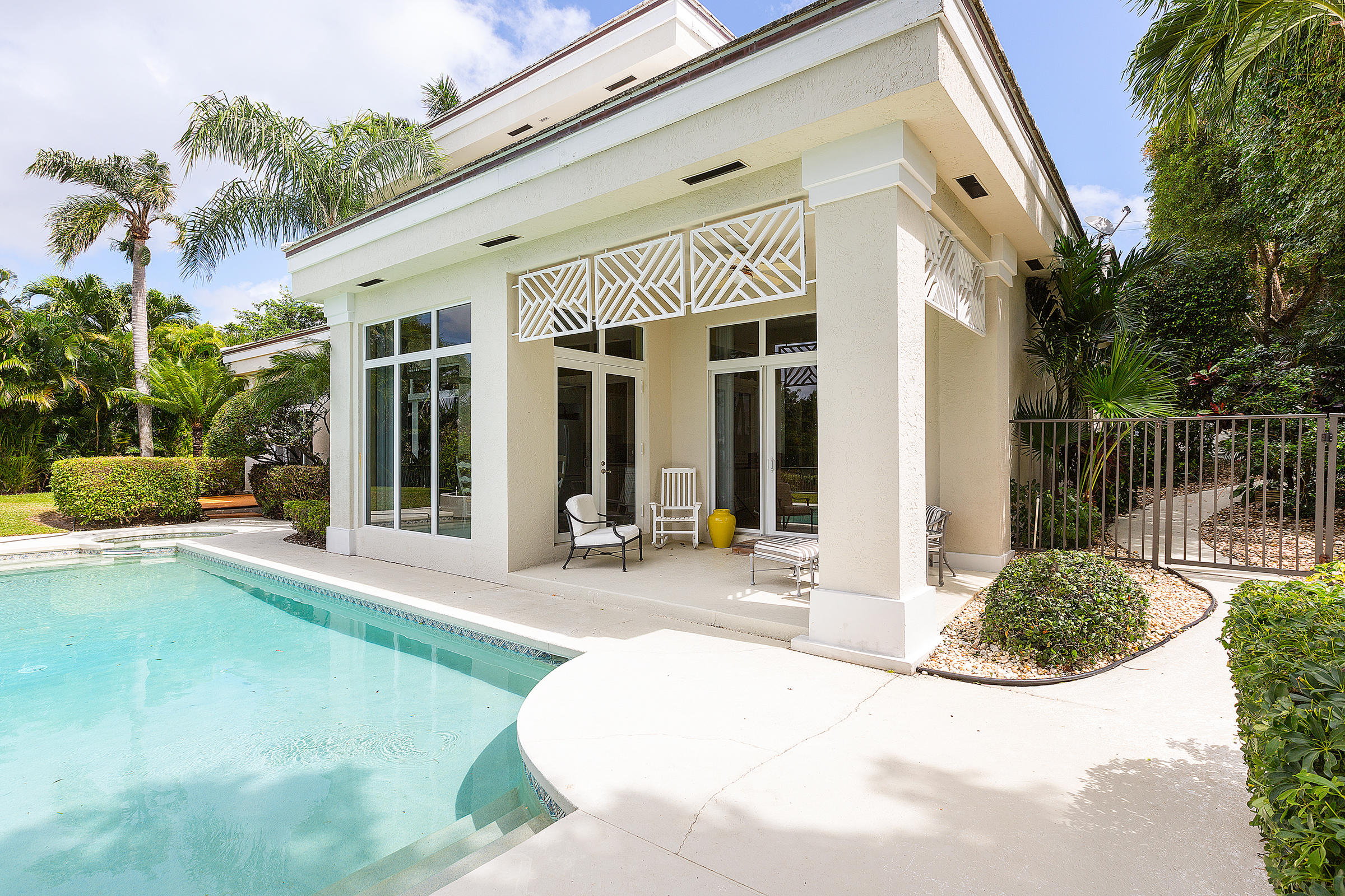 4120 County Road Gulf Stream, FL 33483 - Photo 32 of 52 16_BackPatio