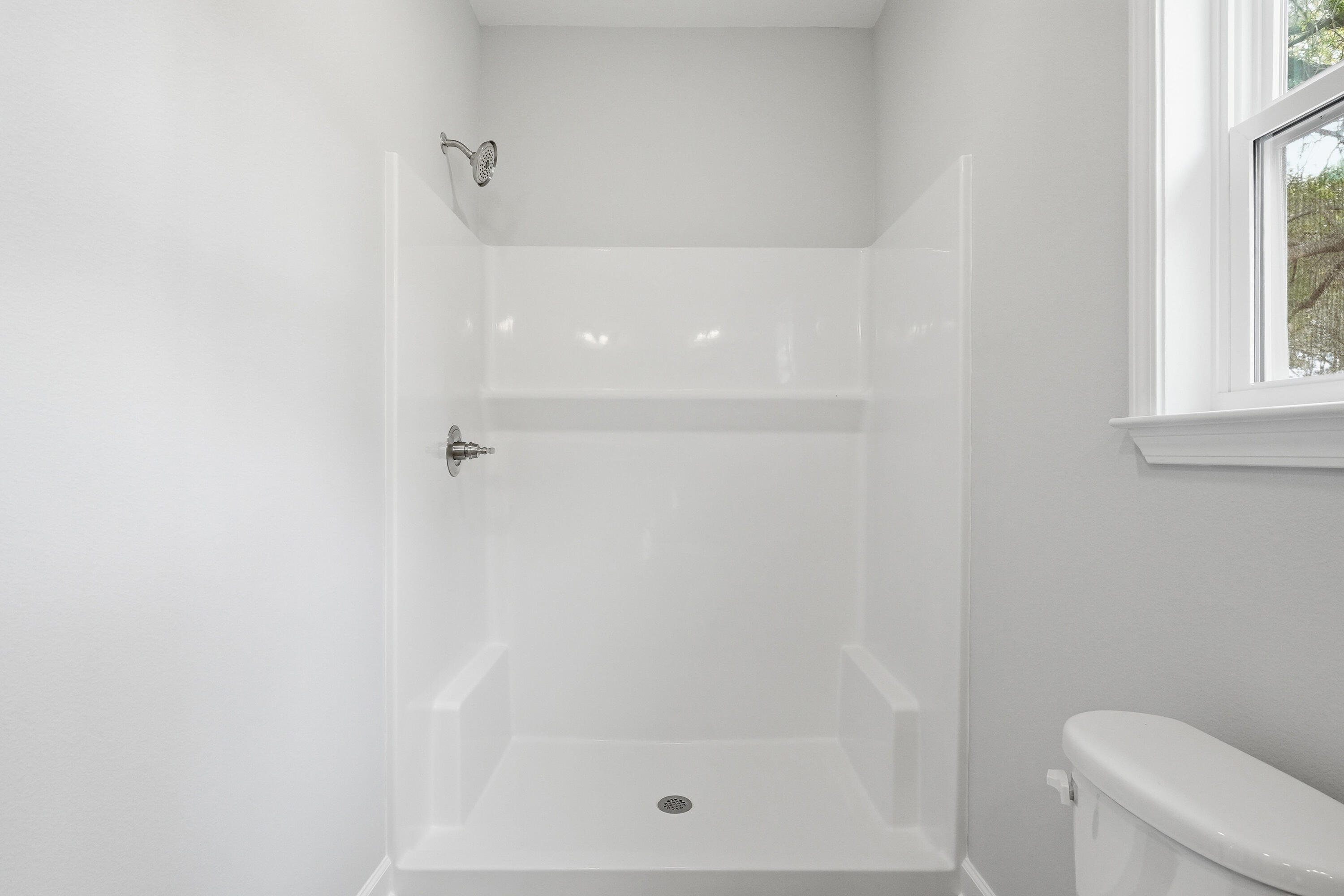 2588 Kingston Road Crestview, FL 32536 - Photo 15 of 23 a bathroom with a shower