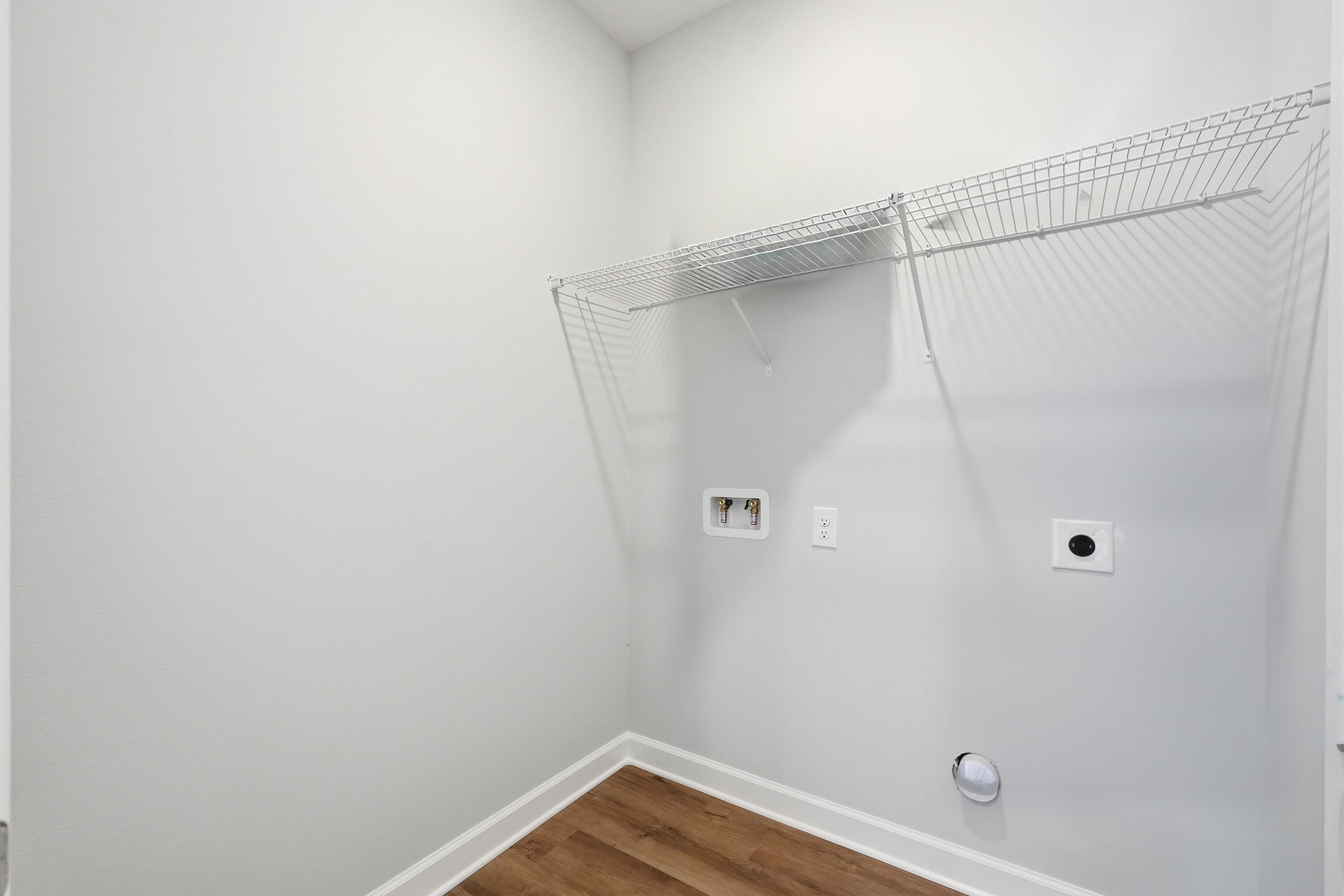 2588 Kingston Road Crestview, FL 32536 - Photo 19 of 23 a view of a small space