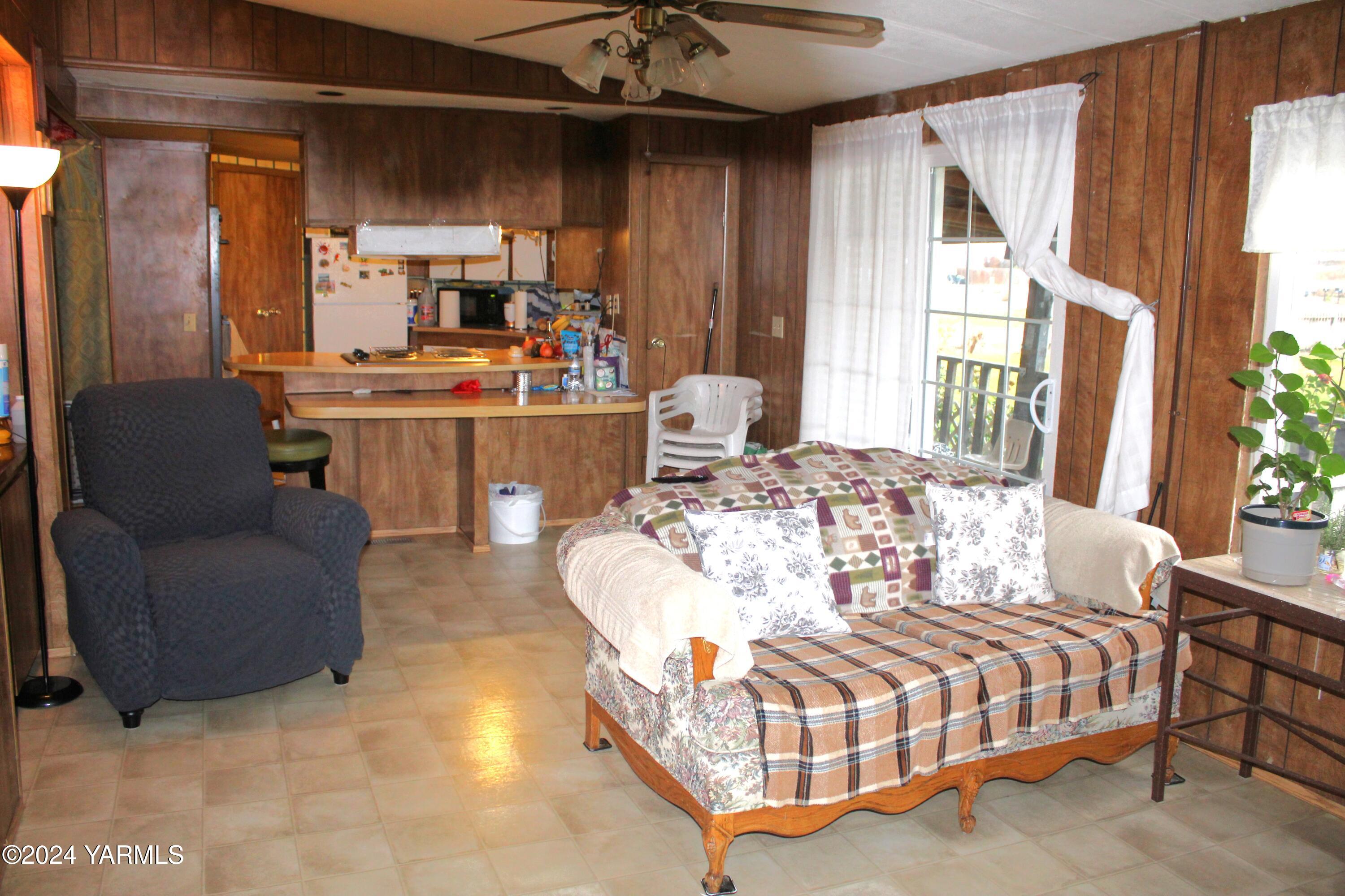 127901 Heck Road Prosser, WA 99350 - Photo 3 of 16 IMG_3455