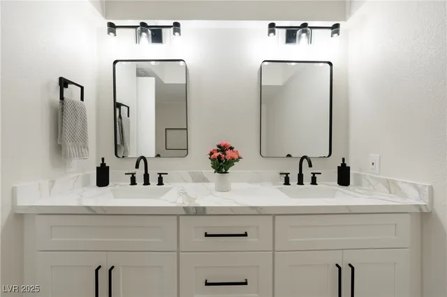 $2,200 | 2680 Heritage Circle, Las Vegas, NV 89121