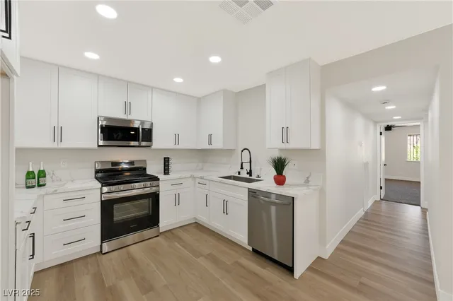 $2,200 | 2680 Heritage Circle, Las Vegas, NV 89121