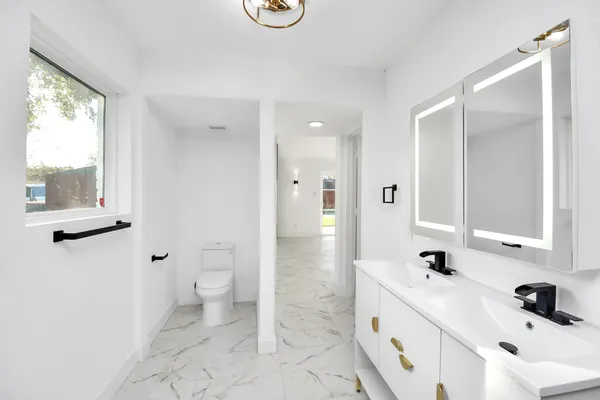 $4,000 | 6035 Cartagena Street, Houston, TX 77035