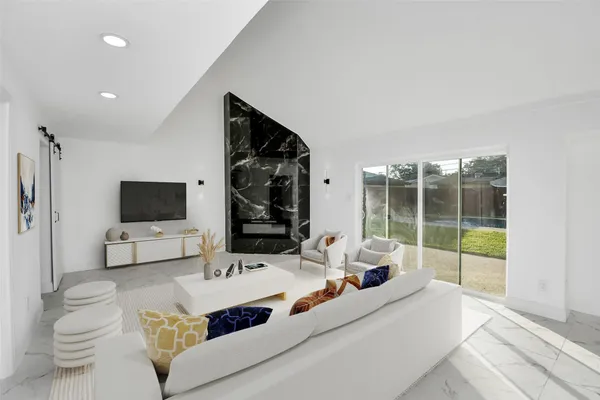 $4,000 | 6035 Cartagena Street, Houston, TX 77035