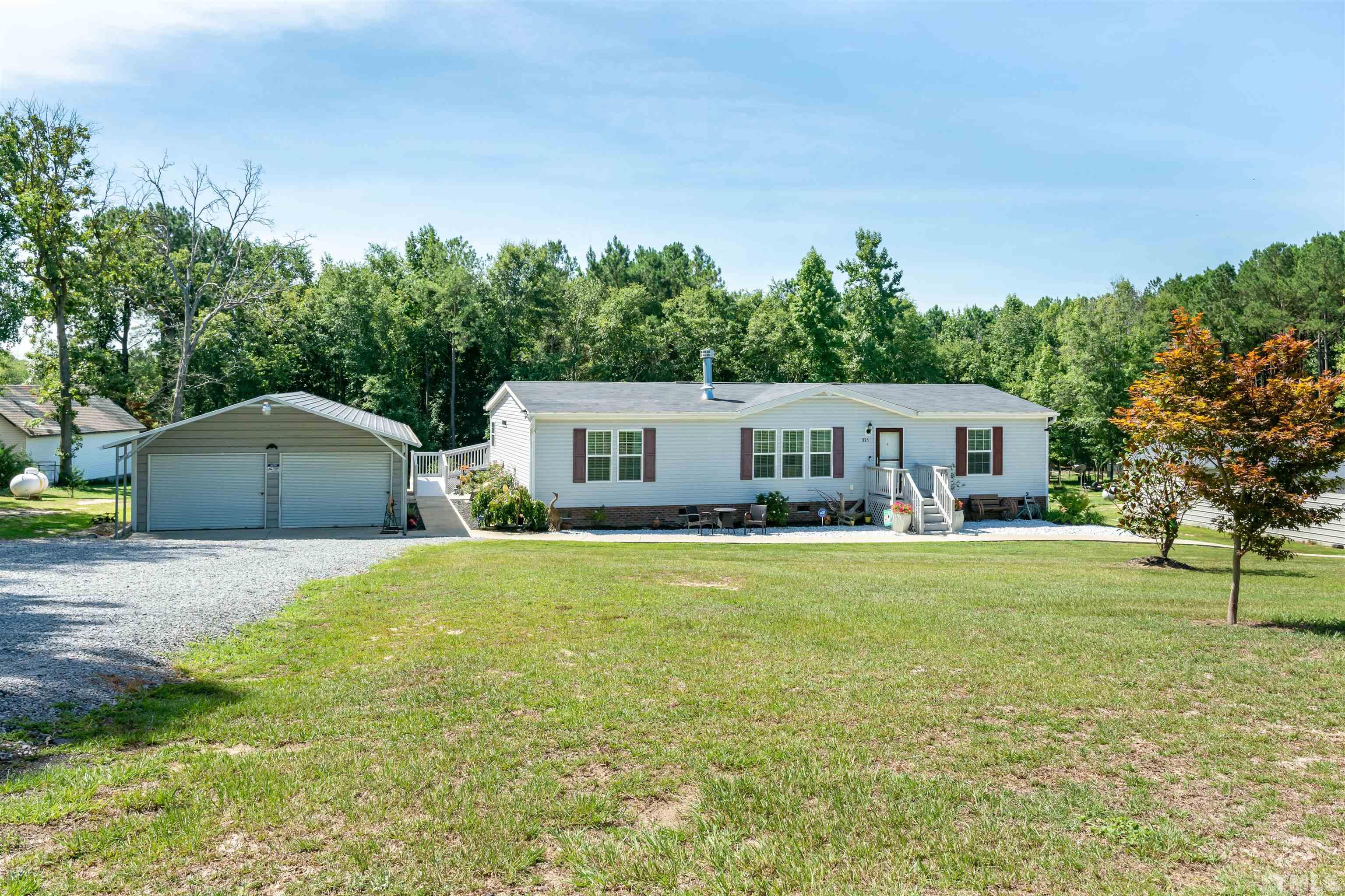 371 Godwin Road Benson, NC 27504 - Photo 3 of 58