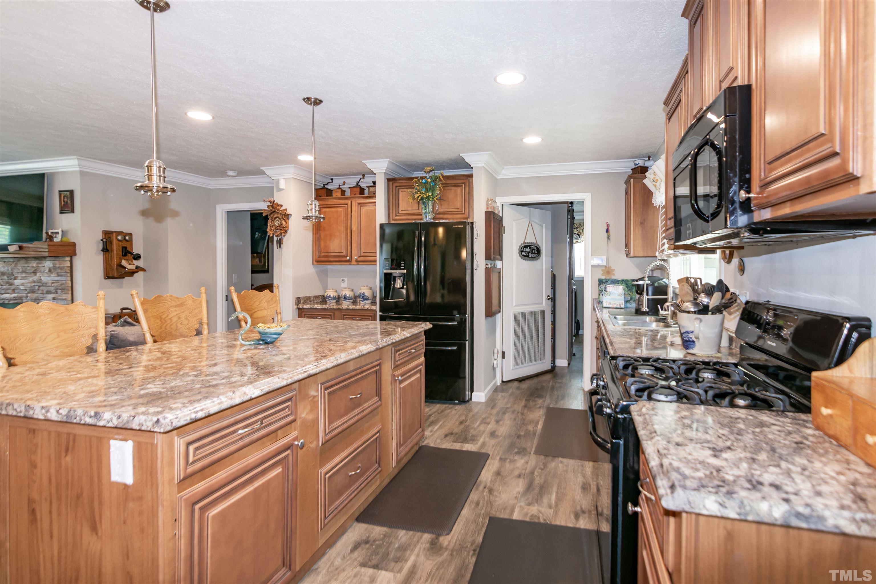 371 Godwin Road Benson, NC 27504 - Photo 8 of 58