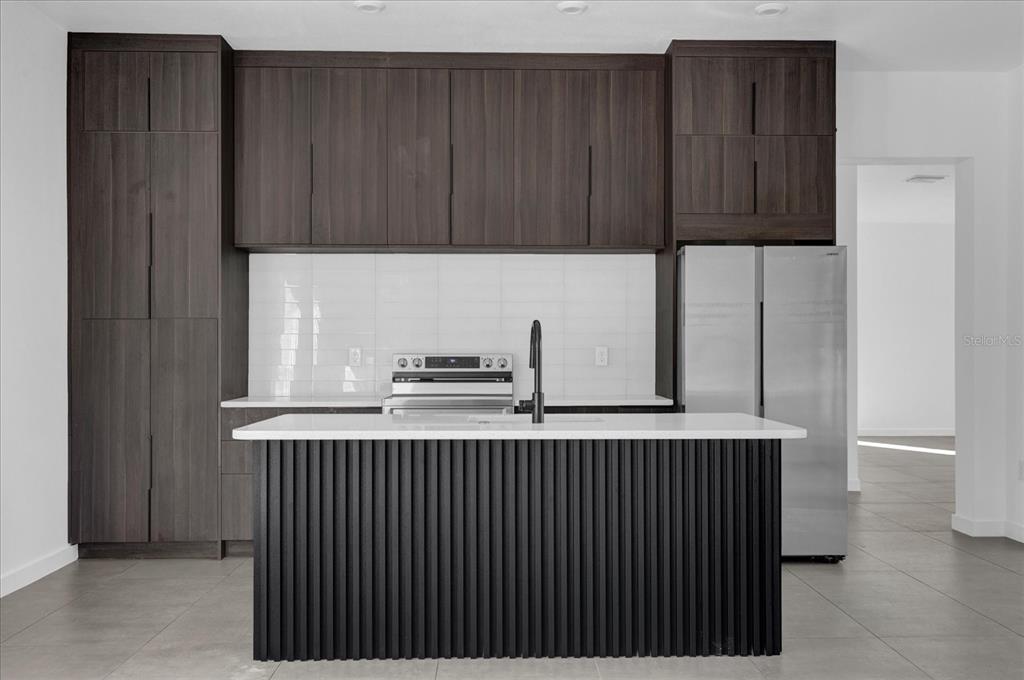 501 Chastain Road Seffner, FL 33584 - Photo 4 of 34