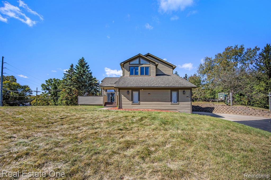 1083 North Livernois Road Rochester Hills, MI 48306 - Photo 1 of 36 Gallery Image 1