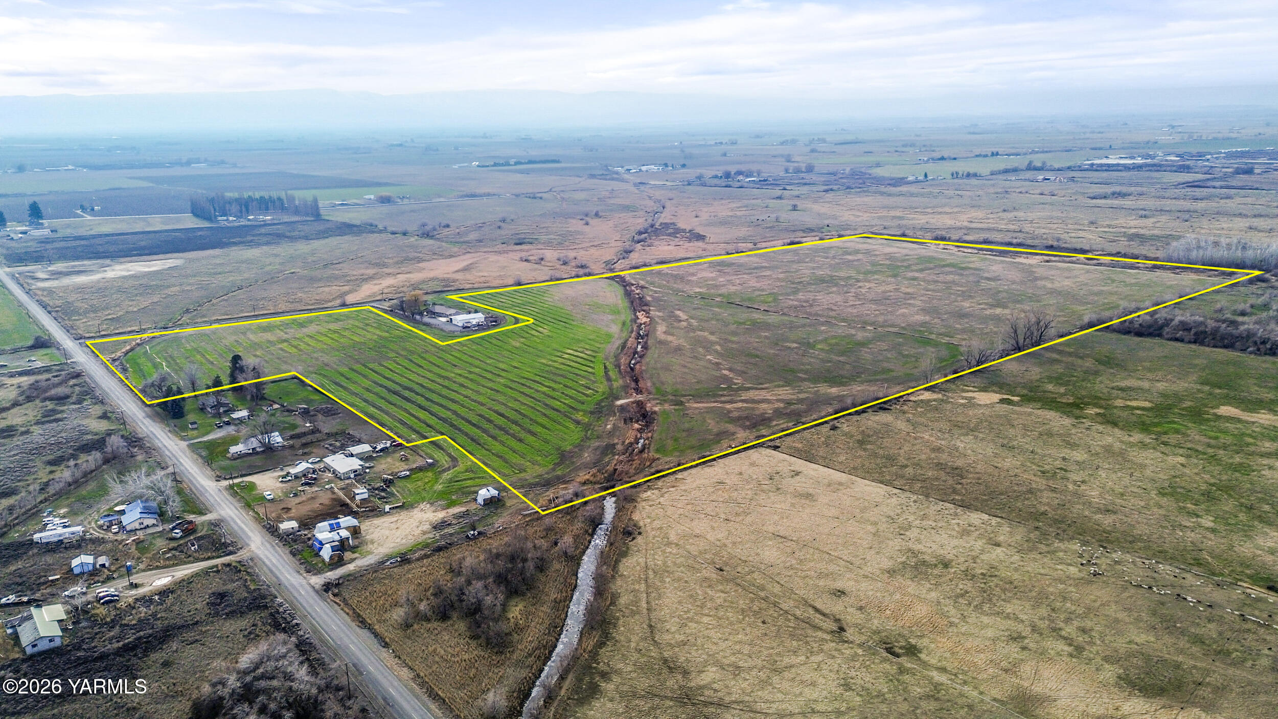 Nka Shields Road Wapato, WA 98951 - Photo 2 of 14 a view of a tennis court
