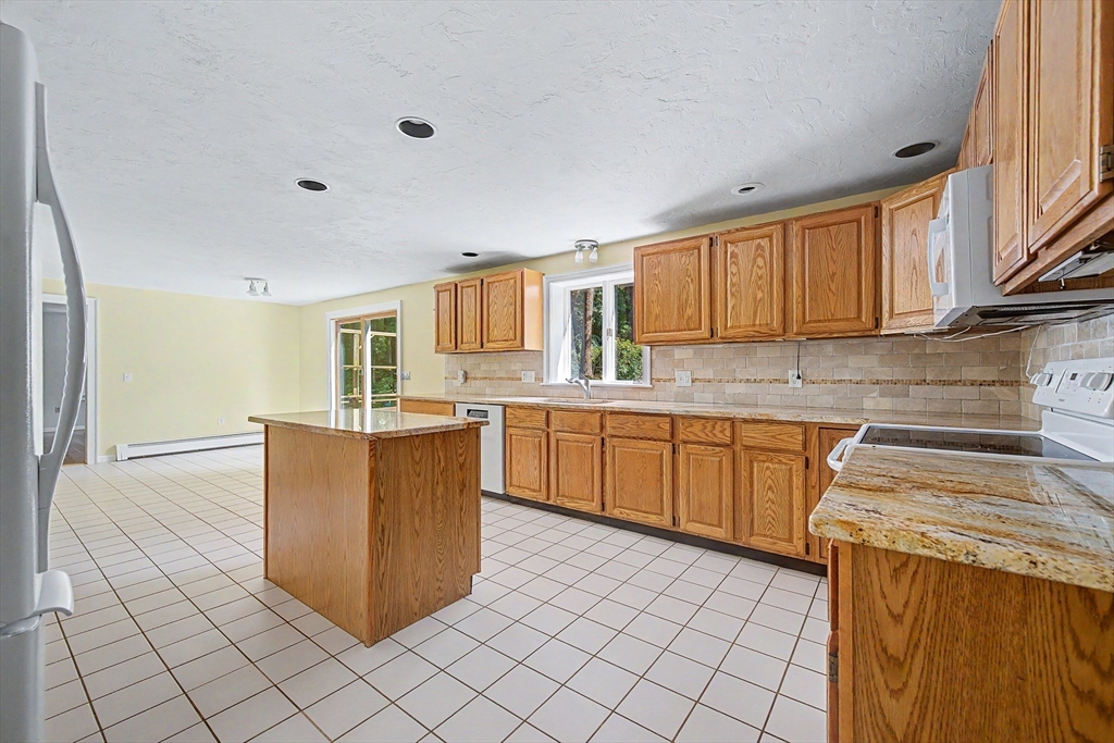 29 Pond Street Hopkinton, MA 01748 - Photo 21 of 42