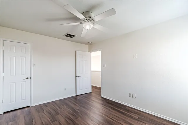 $2,490 | 18111 Hillock Glen Lane, Cypress, TX 77429