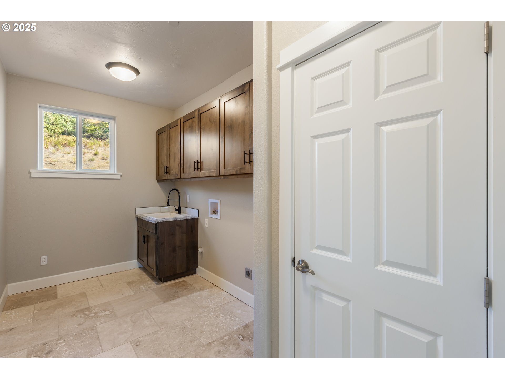 662 Brooks Loop Sutherlin, OR 97479 - Photo 34 of 47