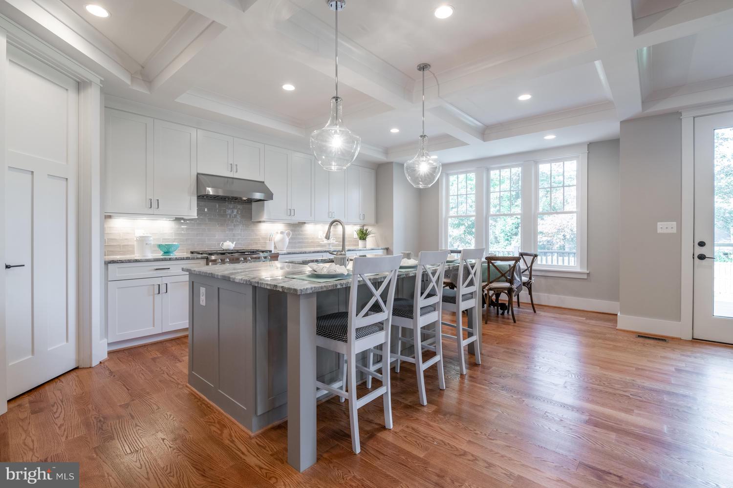 603 Kingsley Road Southwest Vienna, VA 22180 - Photo 4 of 6 Gallery Image 4