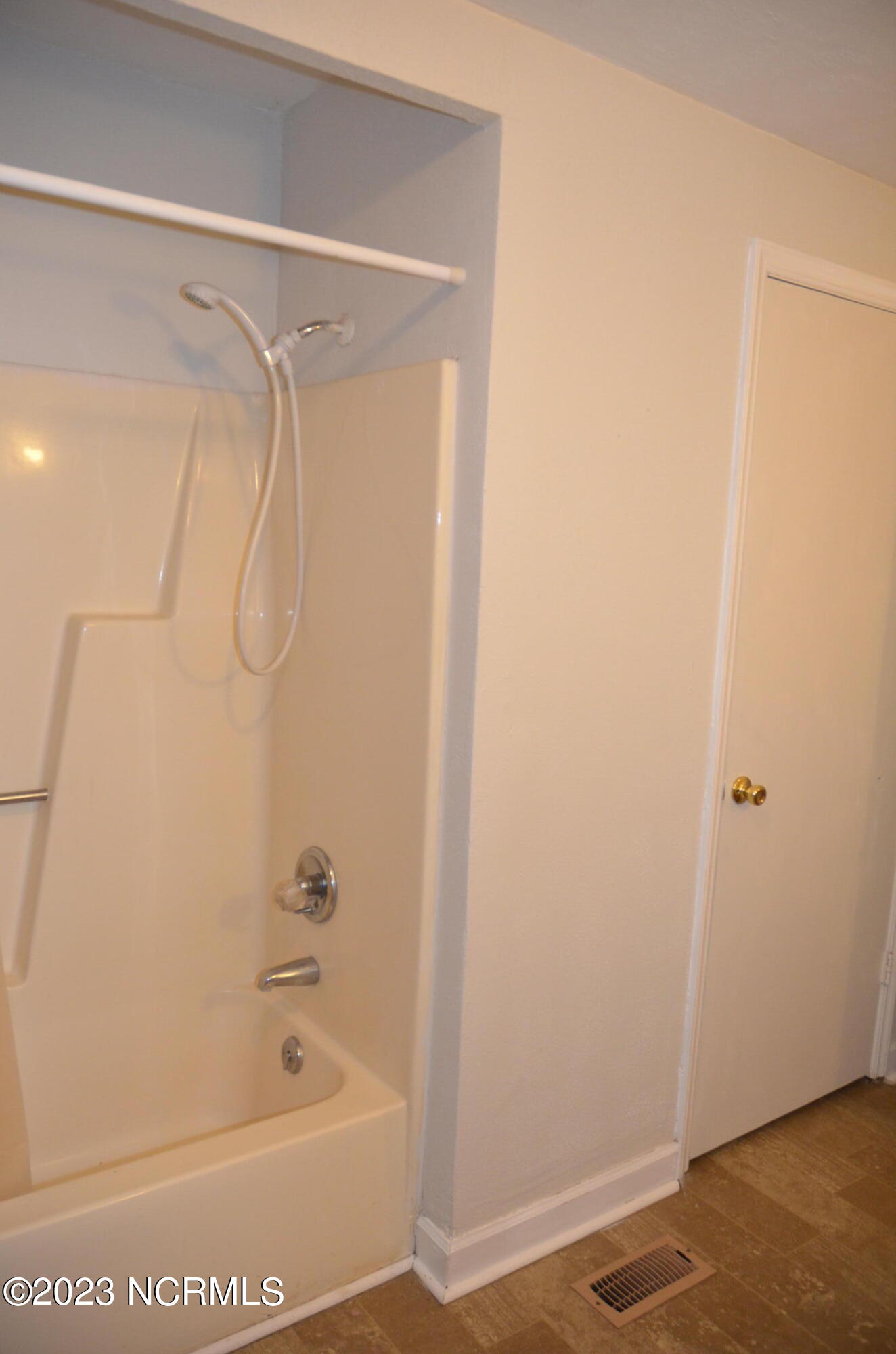 6759 Good News Church Road Stantonsburg, NC 27883 - Photo 16 of 54 Tub/shower combo in Bathroom #1