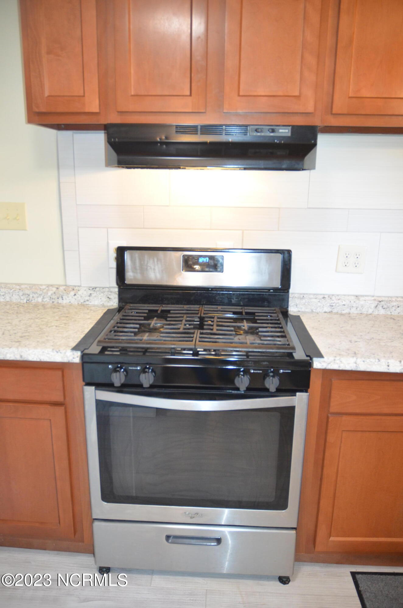 6759 Good News Church Road Stantonsburg, NC 27883 - Photo 8 of 54 Gas stove/oven