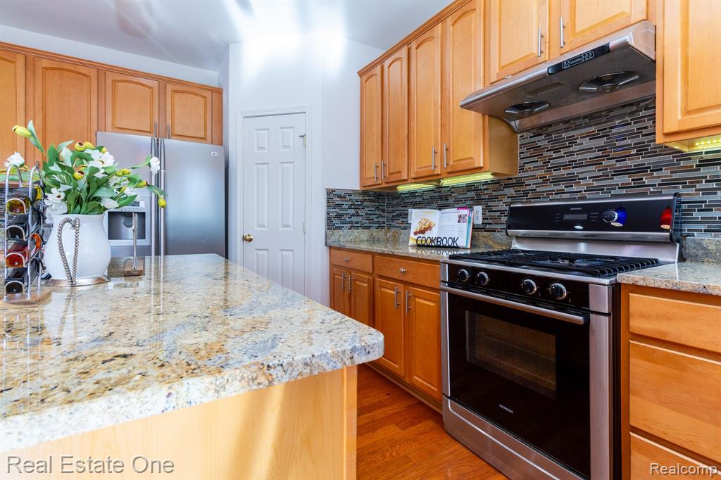 3585 Everett Drive Rochester Hills, MI 48307 - Photo 18 of 75