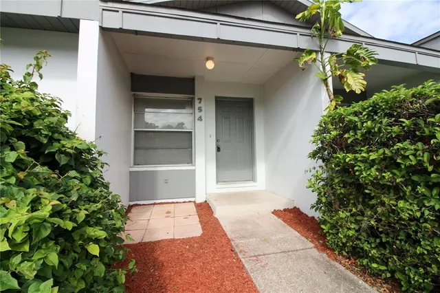 a view of a garage of the house