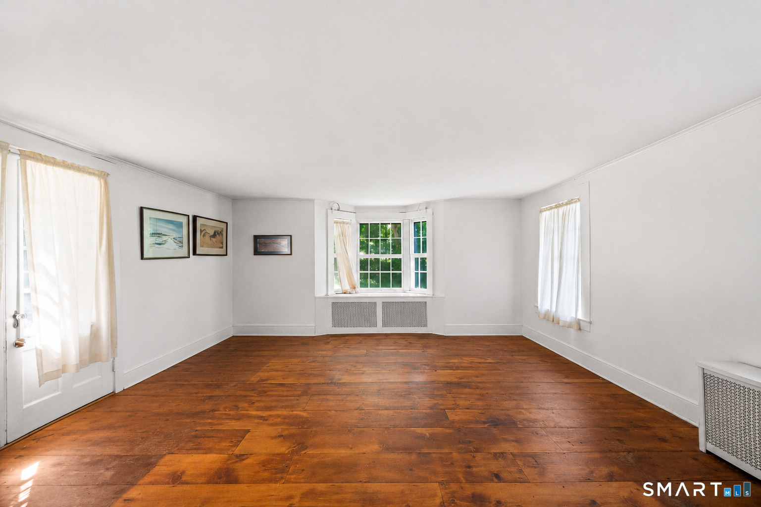 128 Terry's Plain Road Simsbury, CT 06070 - Photo 9 of 40
