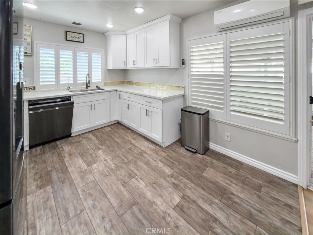 10262 Mandalay Court Riverside, CA 92503 - Photo 12 of 29