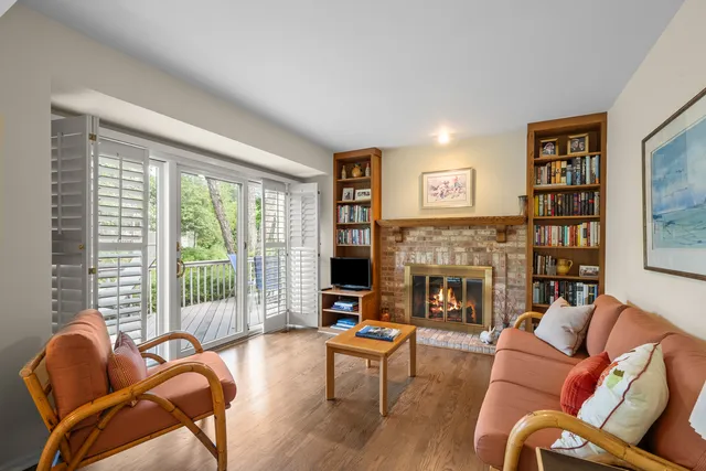 $749,000 | 28 Warrington Drive, Lake Bluff, IL 60044