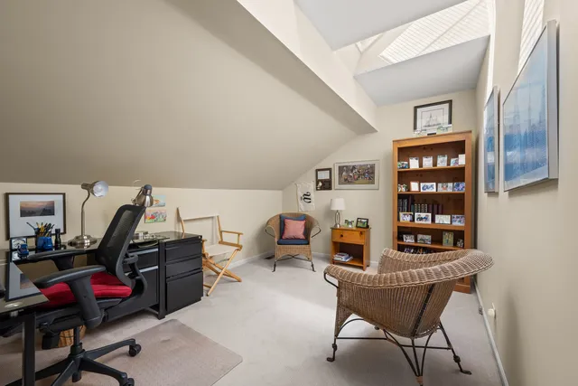 $749,000 | 28 Warrington Drive, Lake Bluff, IL 60044