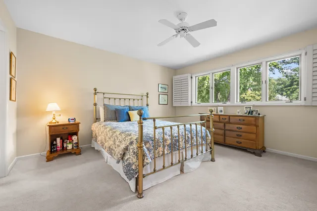 $749,000 | 28 Warrington Drive, Lake Bluff, IL 60044