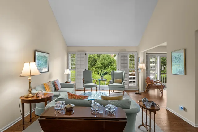 $749,000 | 28 Warrington Drive, Lake Bluff, IL 60044