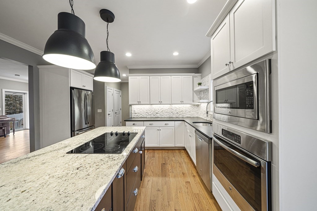 52 Pequit Street, Unit 52 Canton, MA 02021 - Photo 2 of 31 Gallery Image 2