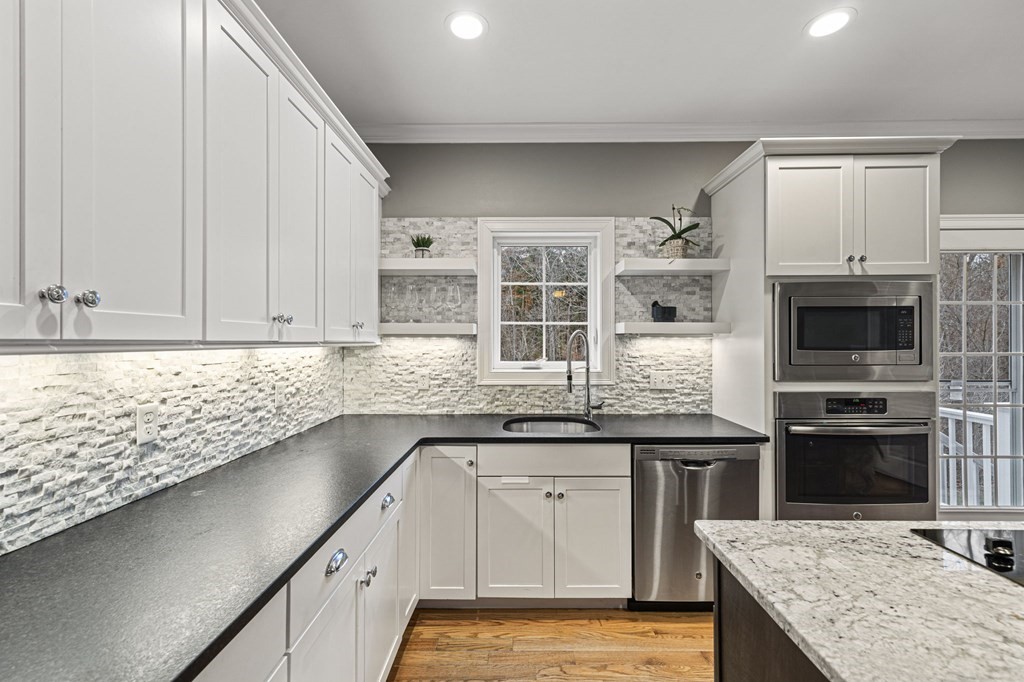 52 Pequit Street, Unit 52 Canton, MA 02021 - Photo 3 of 31 Gallery Image 3