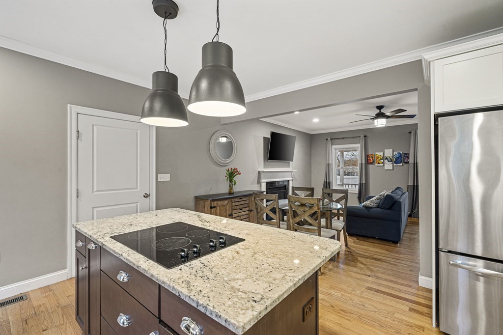 52 Pequit Street, Unit 52 Canton, MA 02021 - Photo 4 of 31 Gallery Image 4