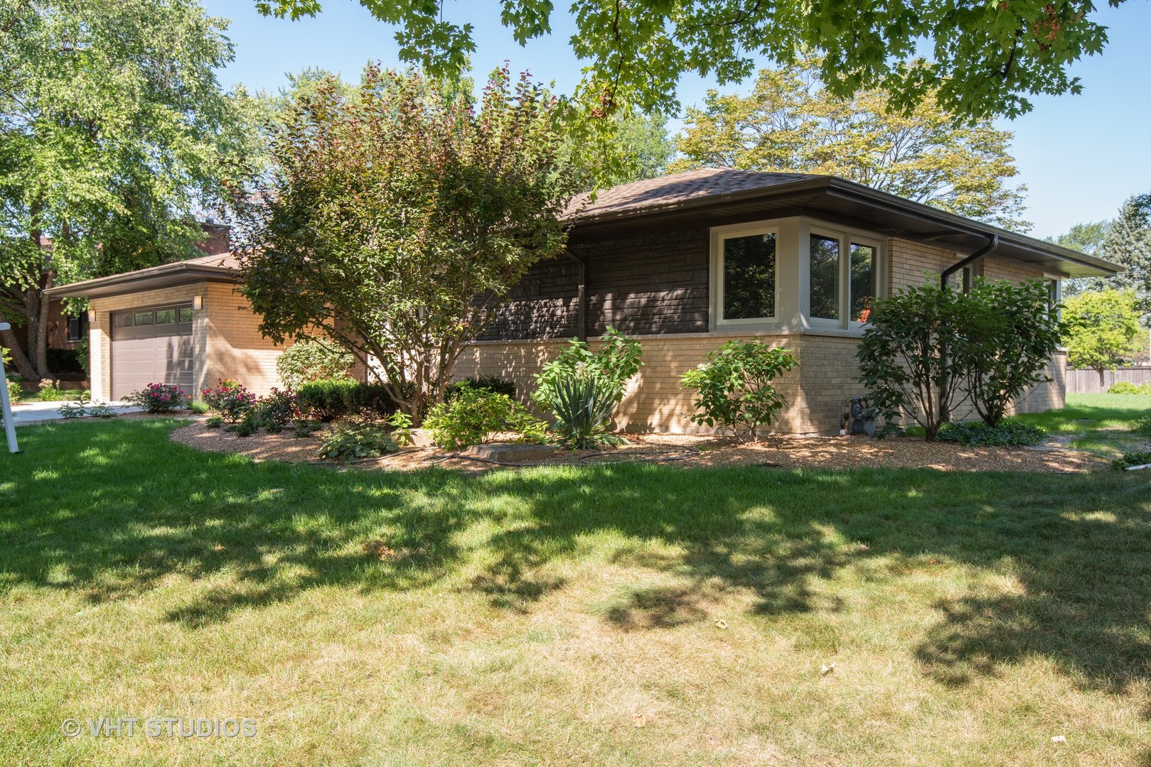 146 Michael John Drive Park Ridge, IL 60068 - Photo 2 of 27