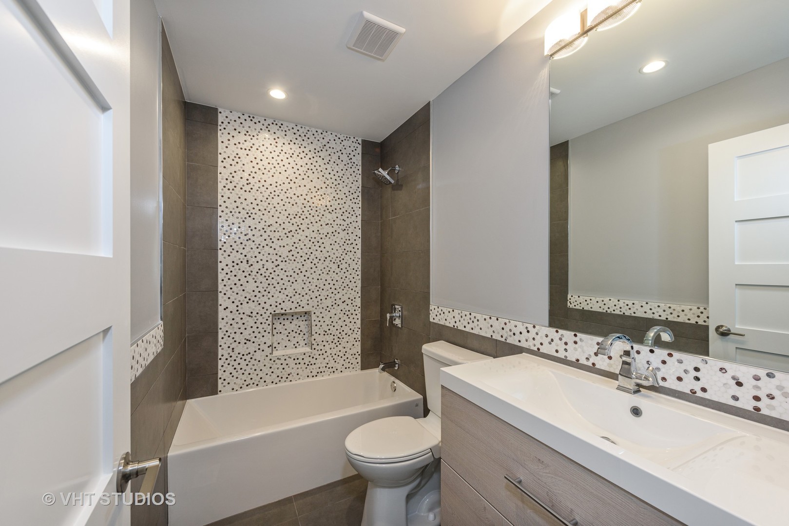 146 Michael John Drive Park Ridge, IL 60068 - Photo 17 of 27