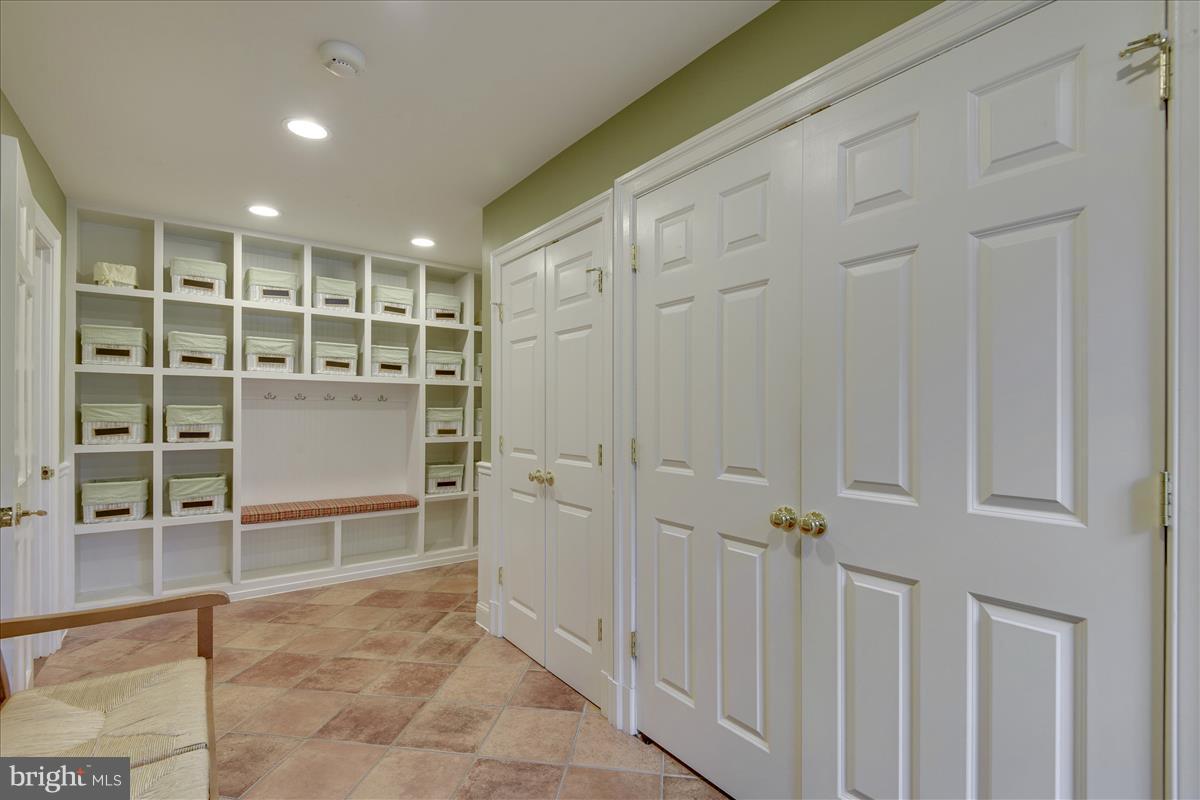 9904 Hall Road Potomac, MD 20854 - Photo 13 of 29 Mudroom