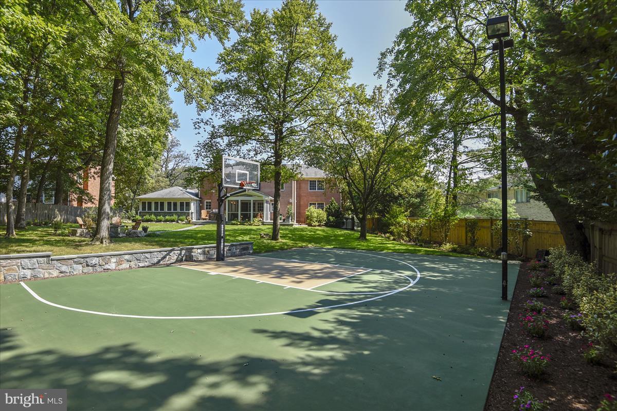 9904 Hall Road Potomac, MD 20854 - Photo 26 of 29 Sport Court